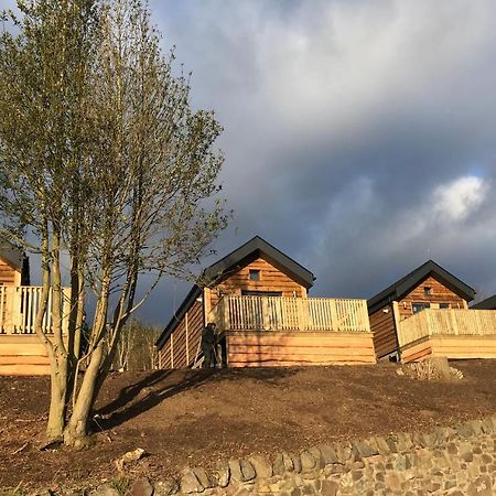 Fox Lodge With Hot Tub Cupar Exterior photo