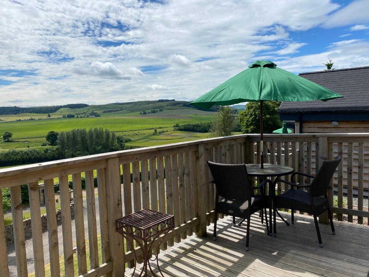 Fox Lodge With Hot Tub Cupar Exterior photo